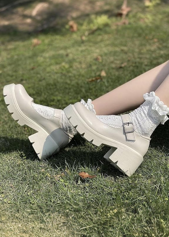 Bonnie - Oxfords svarte lakksko pumps støvler