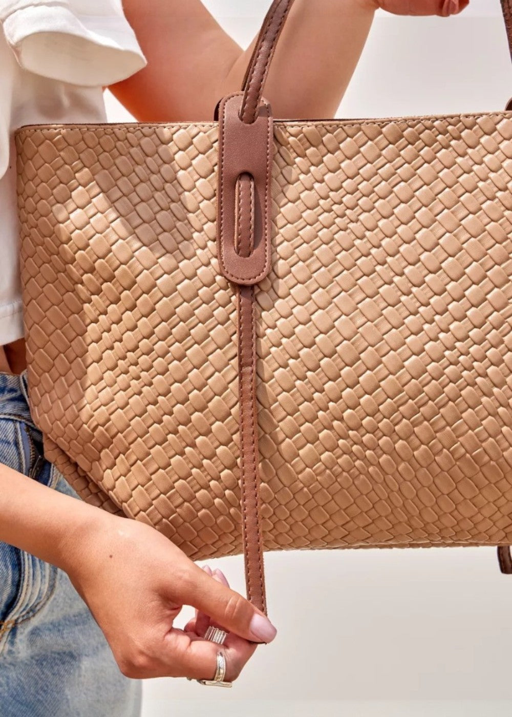 Vicky Veveveske Tote
